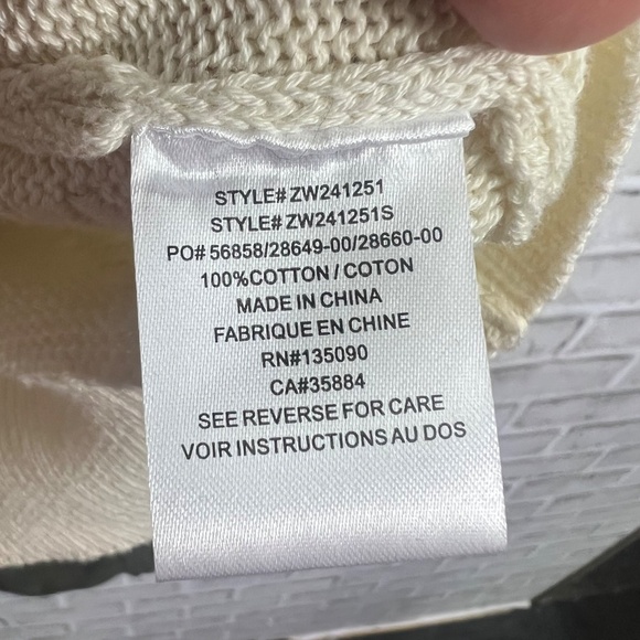 |•Z SUPPLY•| Adorable Heart Sweater Size Large - Picture 8 of 9